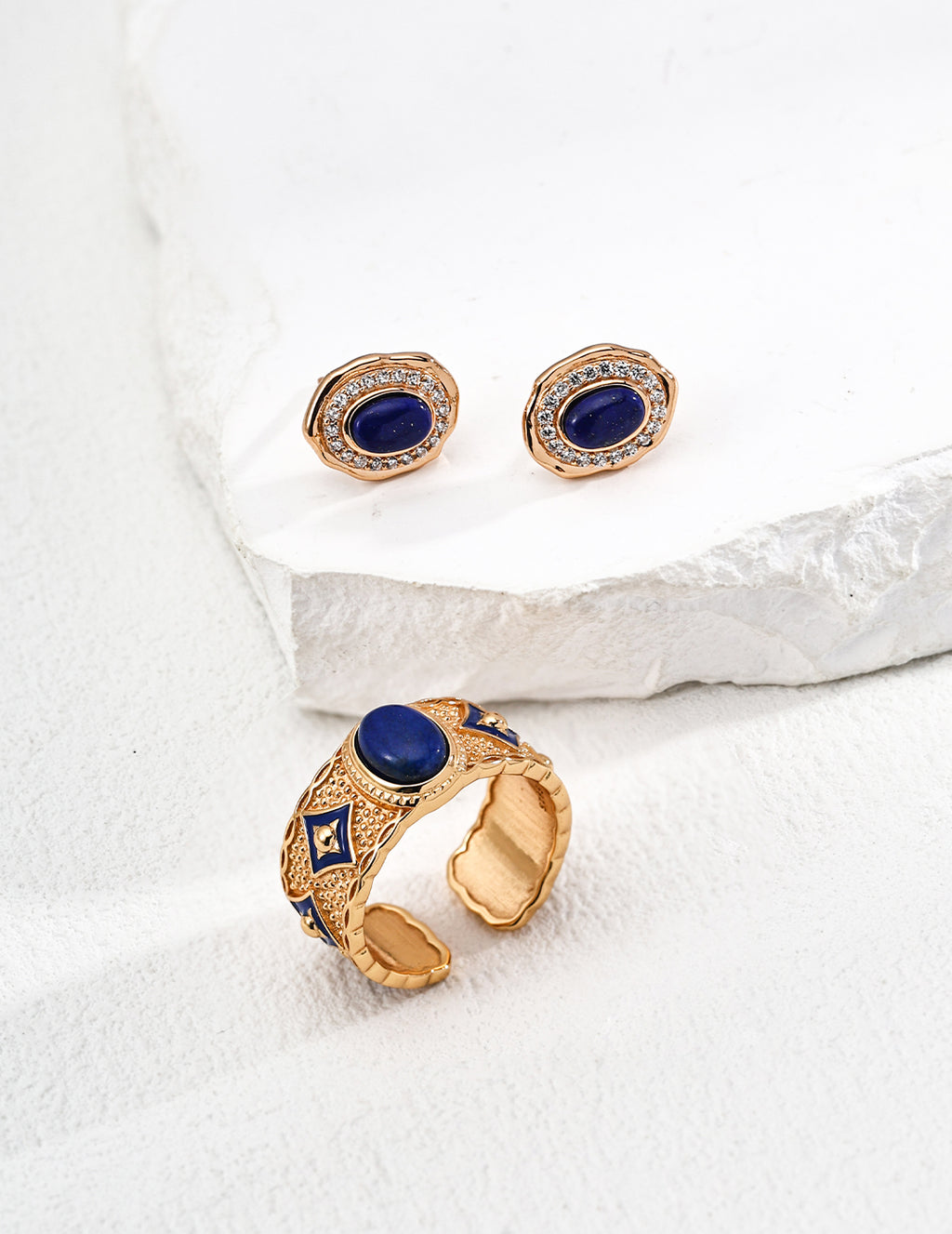 Royal Frame Ear Studs