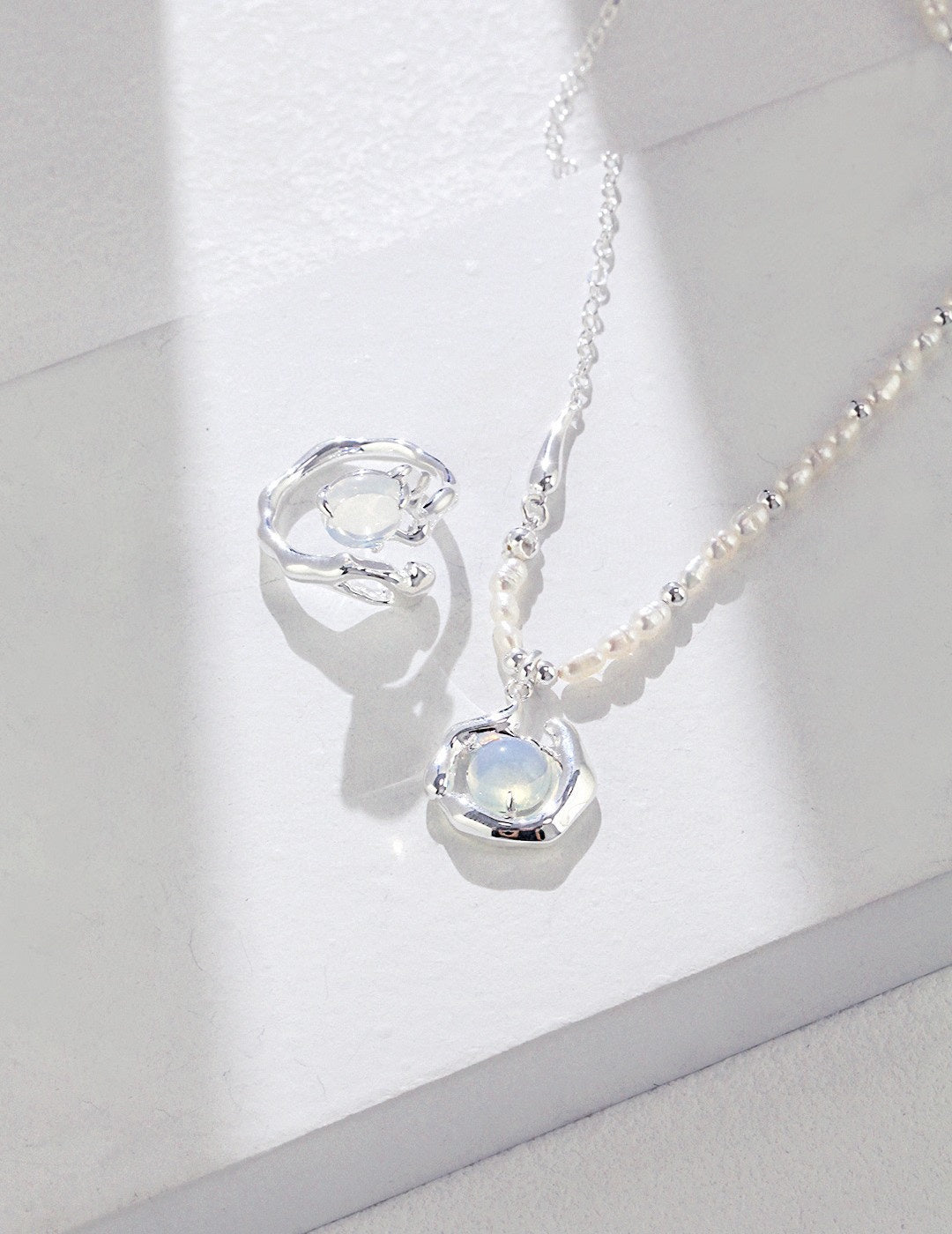 Dreamloop Ring