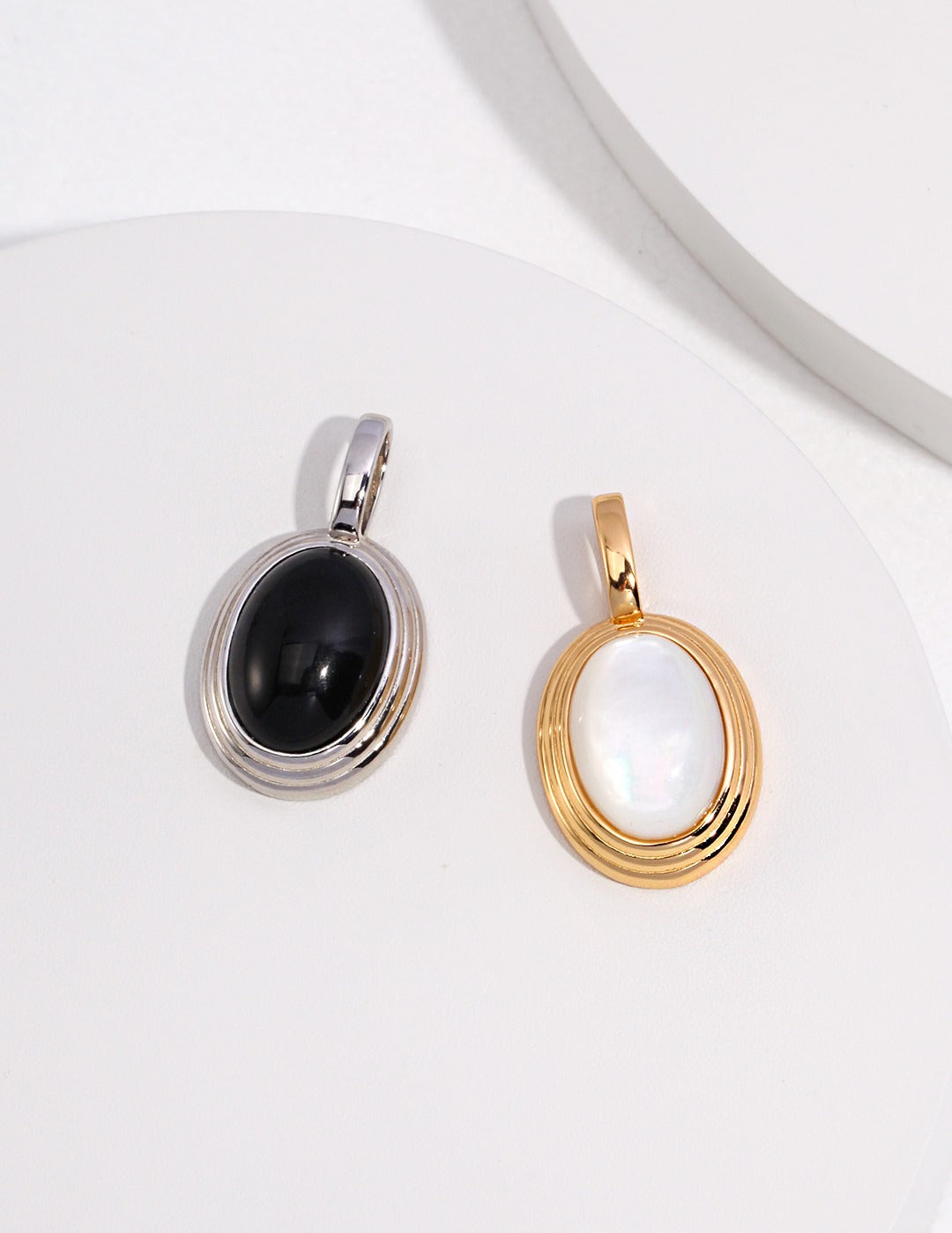 Black Onyx / Mother of Pearl Pendant