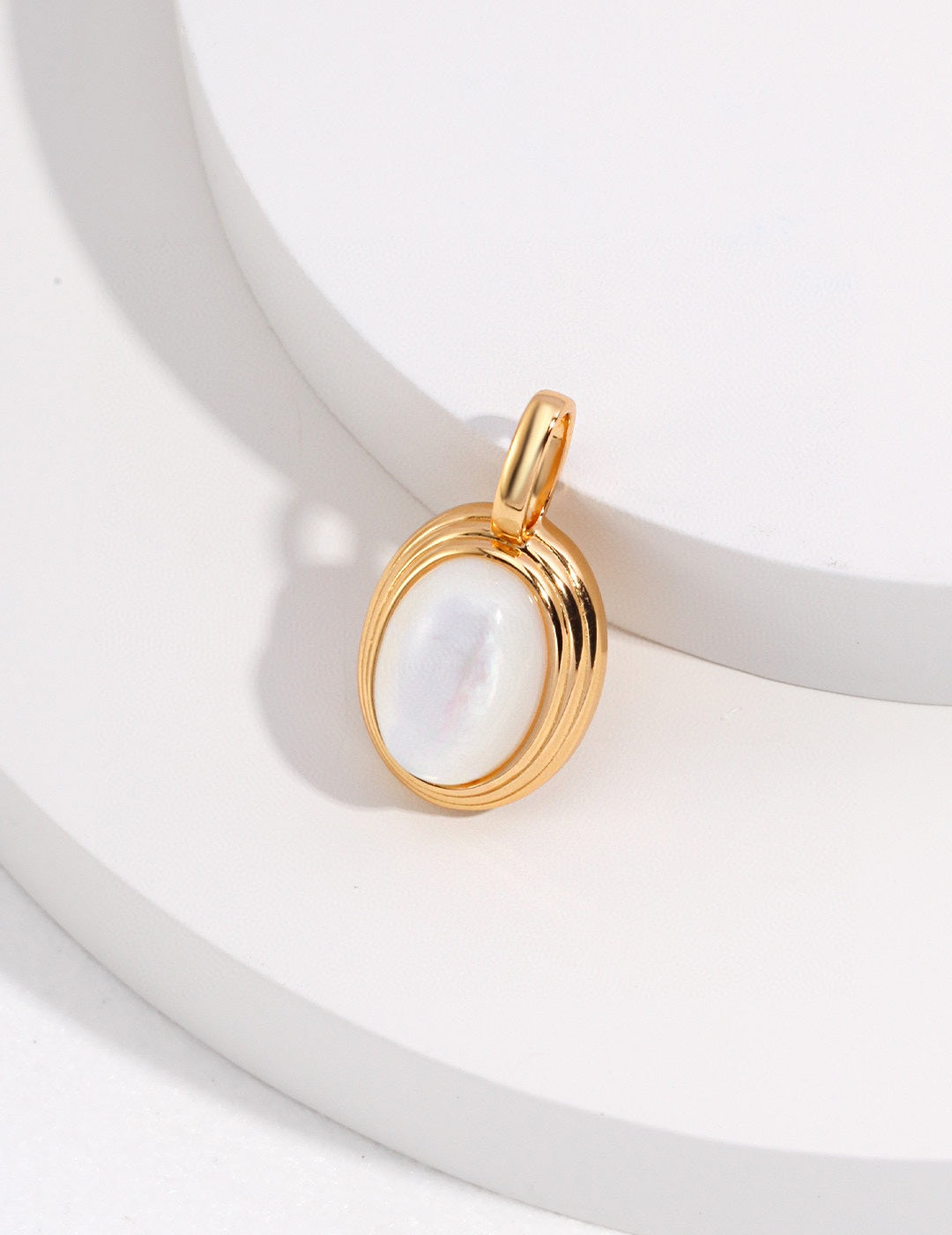 Black Onyx / Mother of Pearl Pendant