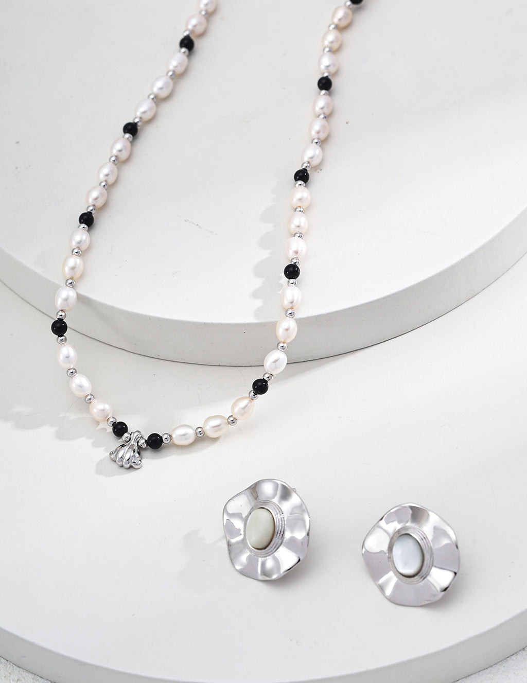 Solar Stone Earrings - Black Onyx / Mother of Pearls