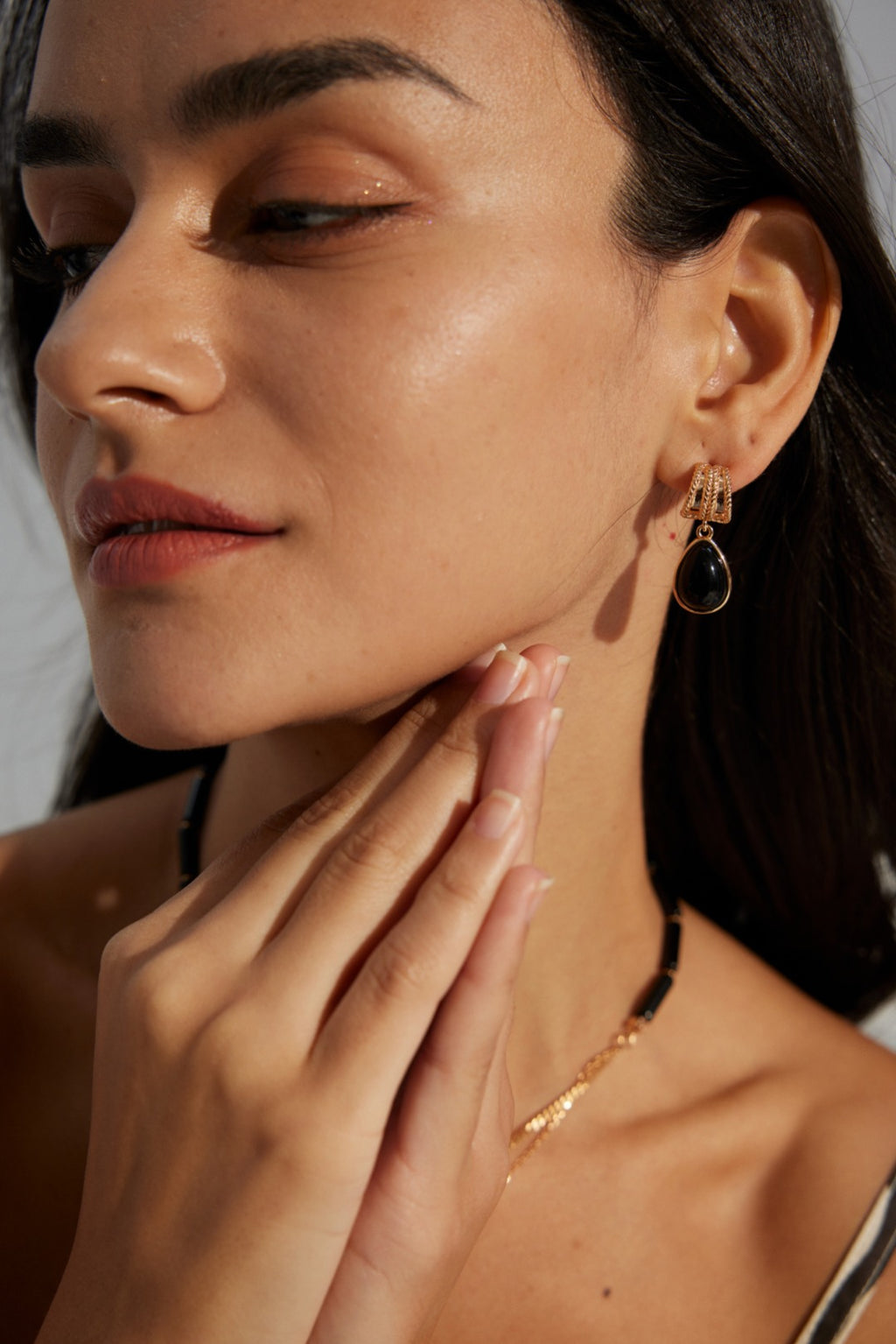 Black Onyx Teardrop Curve Earrings