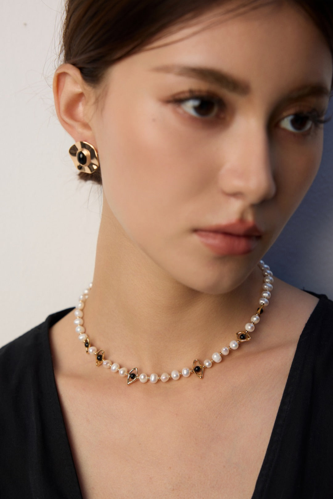 Solar Stone Earrings - Black Onyx / Mother of Pearls