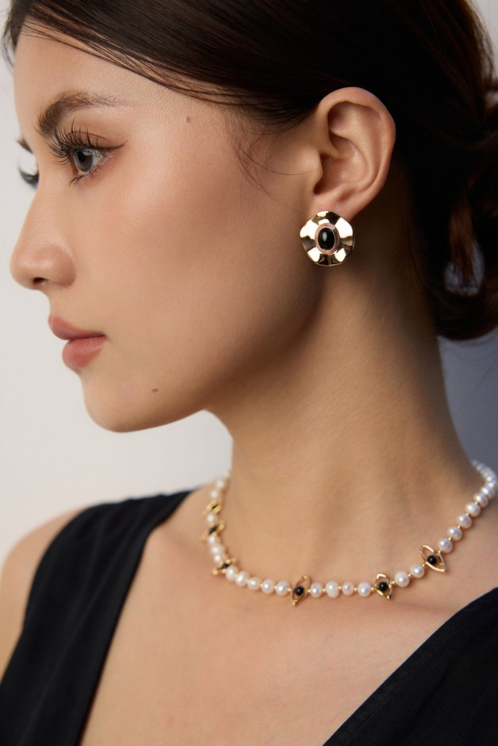 Solar Stone Earrings - Black Onyx / Mother of Pearls