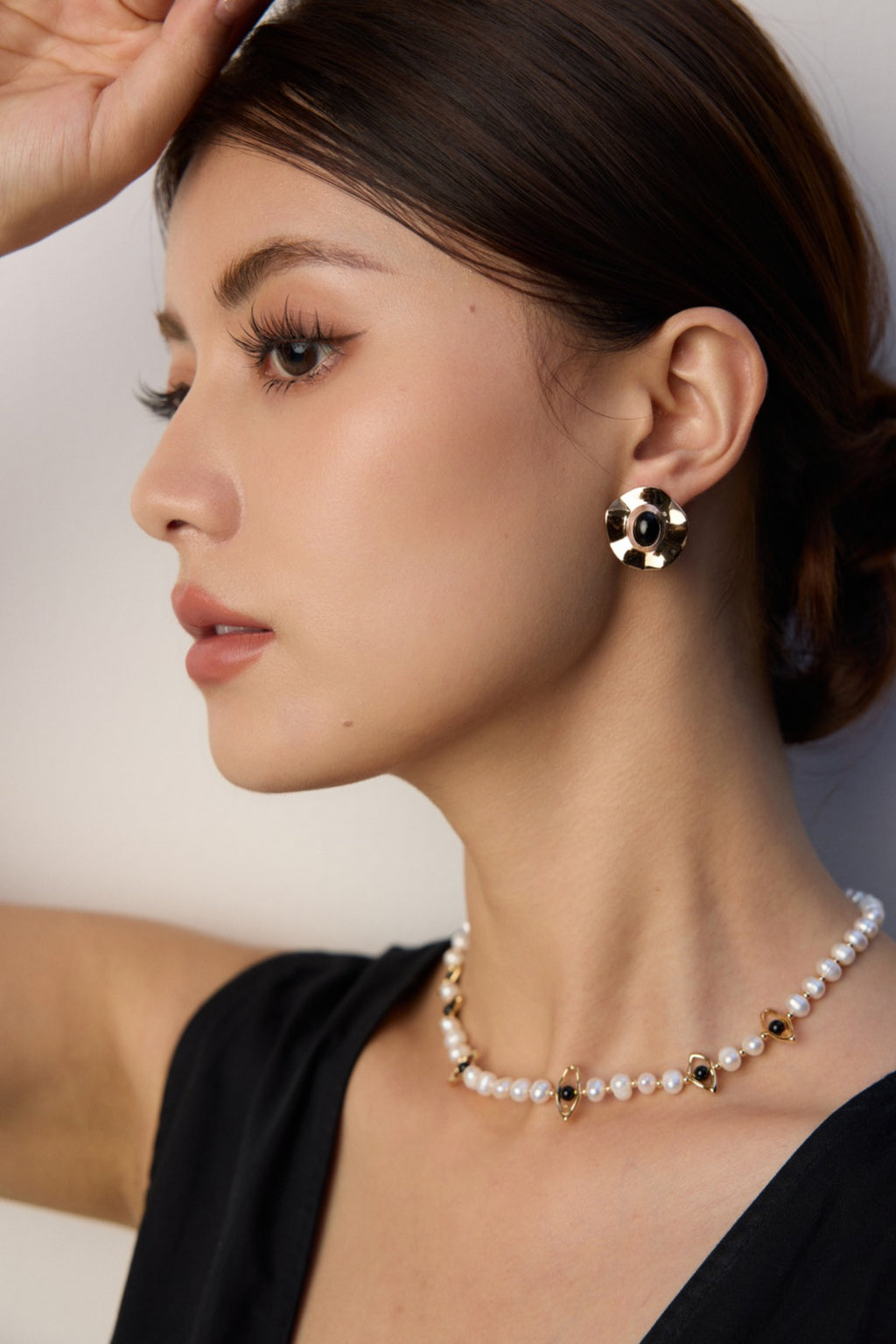 Solar Stone Earrings - Black Onyx / Mother of Pearls