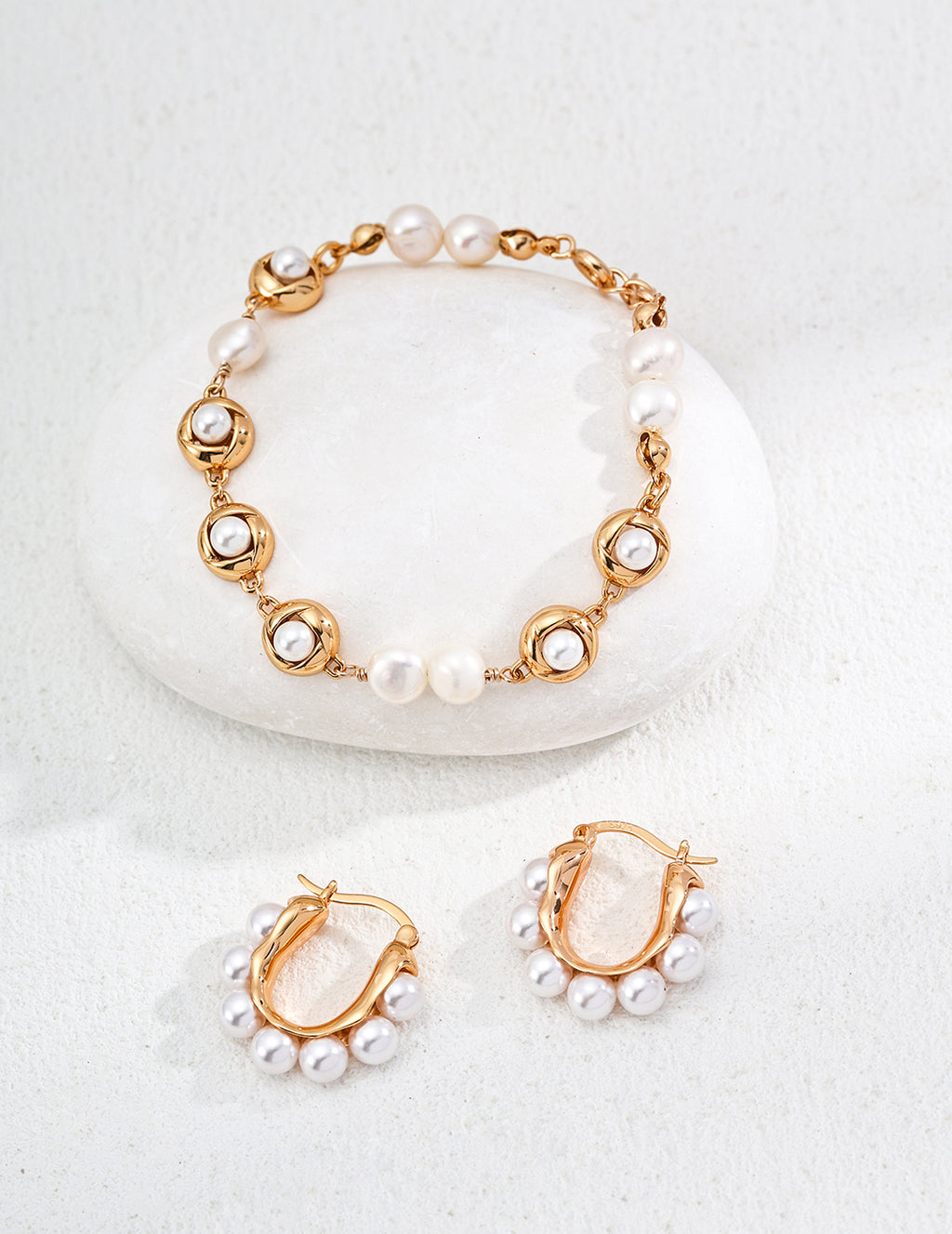 Pearls Hoop Earrings