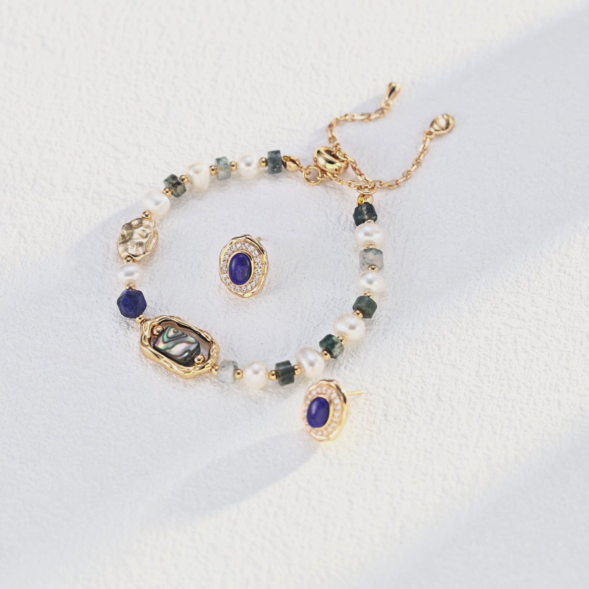 Royal Frame Ear Studs